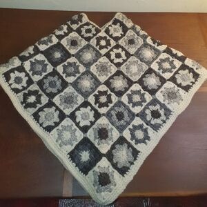 Vintage 70s Handmade Crochet Granny Square Poncho Cream & Charcoal